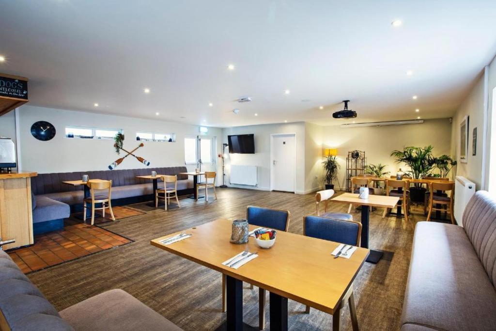 Emma'S Retreat 3-Bedroom Caravan Sleeps 6 At Durdle Door Nr Wareham Dorset Екстер'єр фото